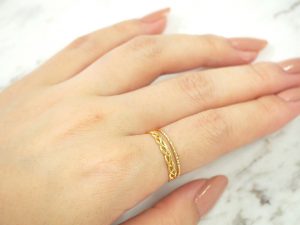 メリハリのあるレイヤードリング
