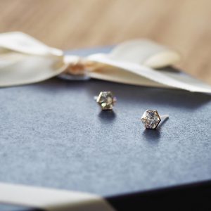 キュービックジルコニアのピアス
